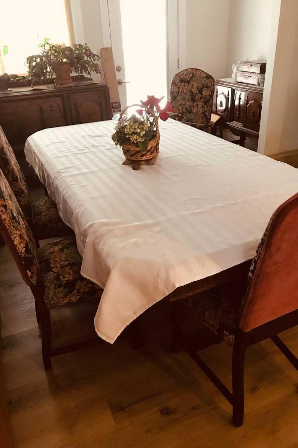 Your Home Away From Home Kelowna Ngoại thất bức ảnh